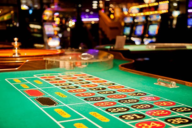 Live roulette table streaming experience on mobile phone